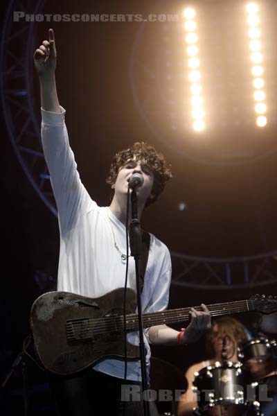 THE KOOKS - 2009-09-12 - LA COURNEUVE - Parc Departemental - Grande Scene - 